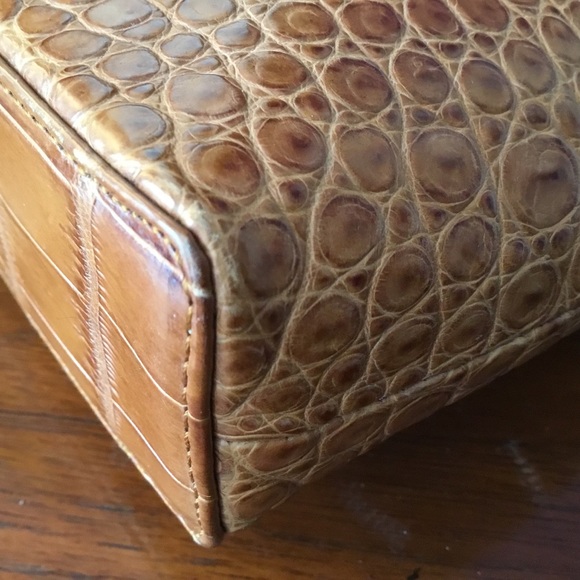 Genuine crocodile bag in like new condition - Picture 9 of 10